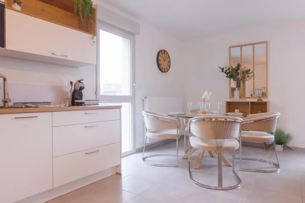 Superbe Appartement 2 Chambres - Parking Gratuit Bourg-en-Bresse