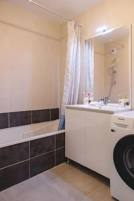 Superbe Appartement 2 Chambres - Parking Gratuit Bourg-en-Bresse